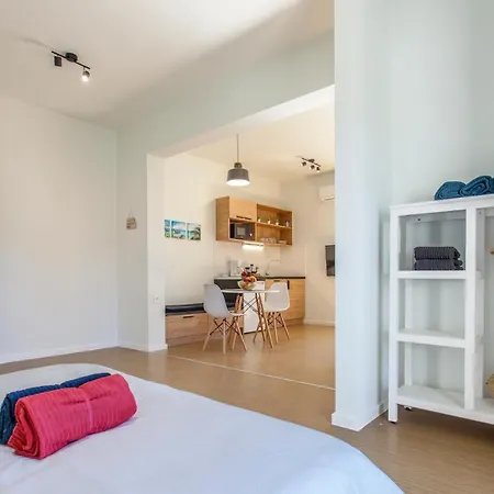 Waterfront Apartman *