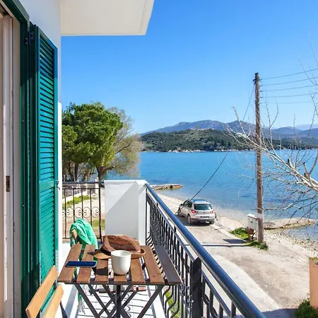 Waterfront Apartman *