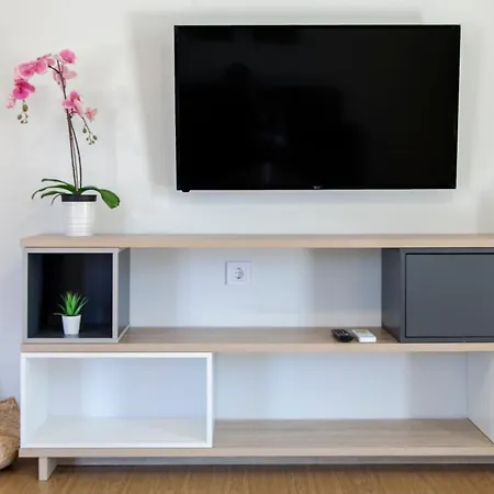 Waterfront Apartment *