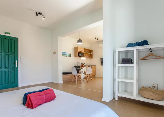 Waterfront Apartament *